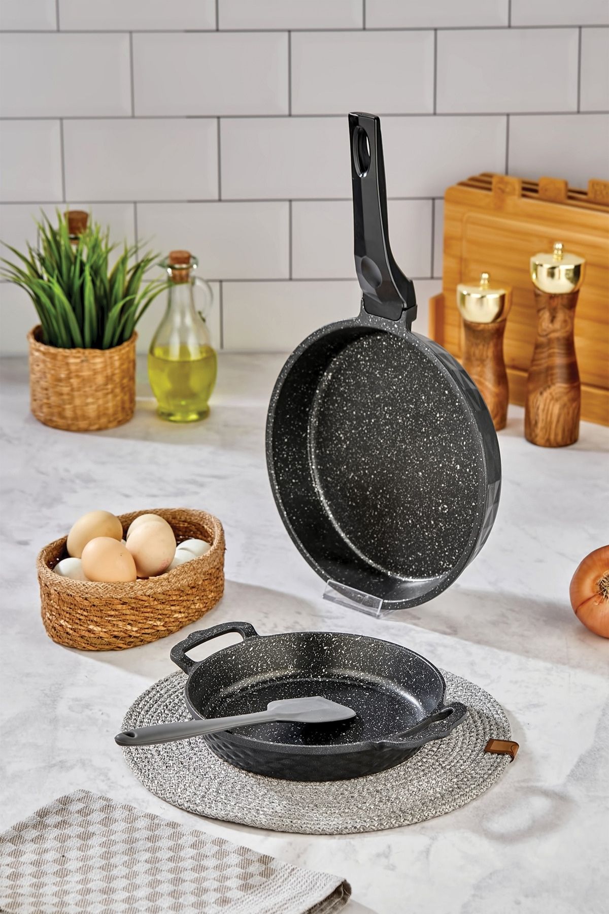 Kristal Granit Tava ve Sahan Seti - 2li Takım - 24 cm Tava + 20 cm Sahan - Siyah