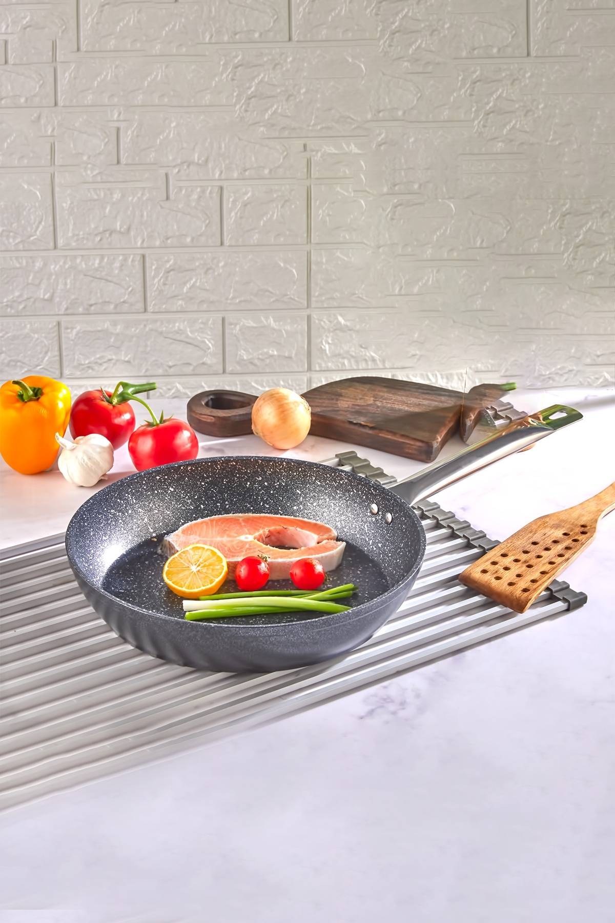Galaksi Çelik Saplı Granit Tava 24 cm - Siyah Galaksi Çelik Saplı Granit Tava 24 cm - Siyah