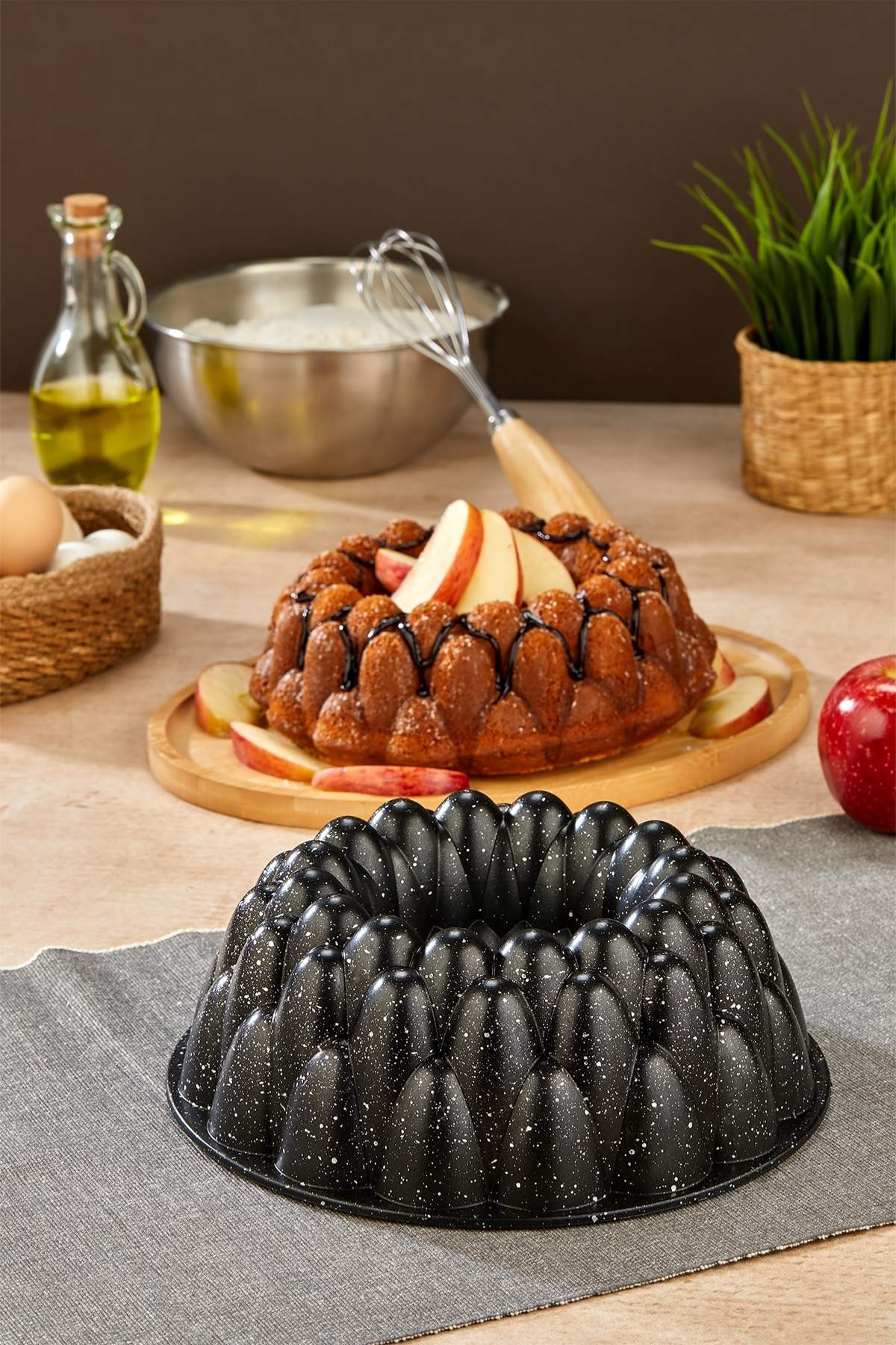 Prizma Döküm Granit Kek Kalıbı 26 cm - Siyah