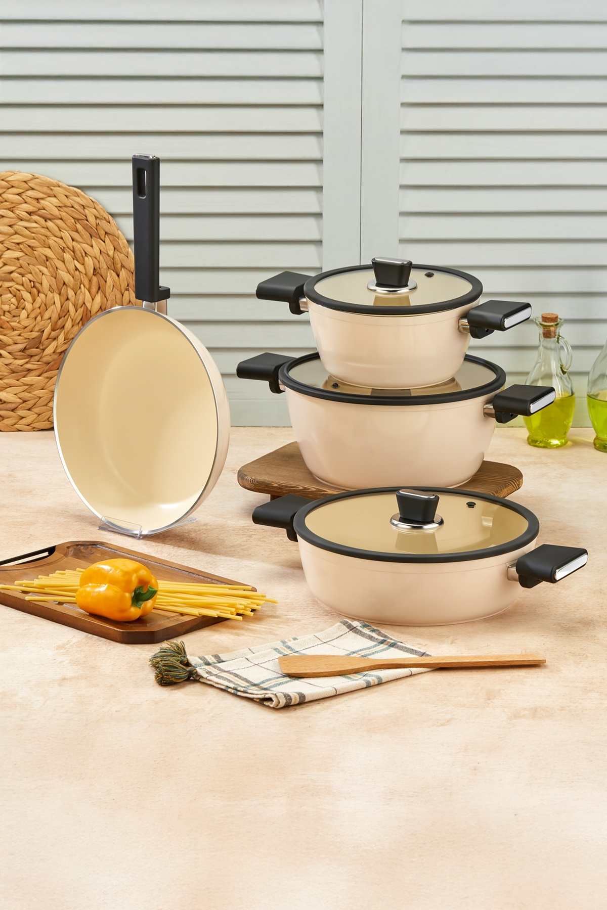 Vista Seramik 7 Parça Tencere Seti Bej (20-24-26-26 cm) Vista Seramik 7 Parça Tencere Seti Bej (20-24-26-26 cm)