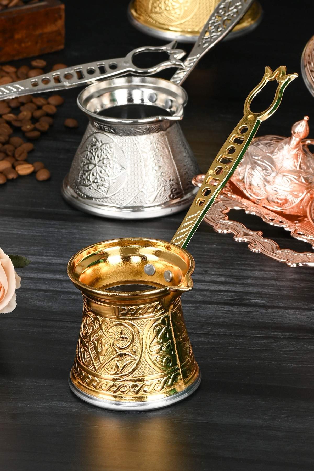 Zamak 3 Lüks Kahve Cezvesi 140 ml - Altın Renk - 2-3 Kişilik - Çelik Tabanlı Zamak 3 Lüks Kahve Cezvesi 140 ml - Altın Renk - 2-3 Kişilik - Çelik Tabanlı