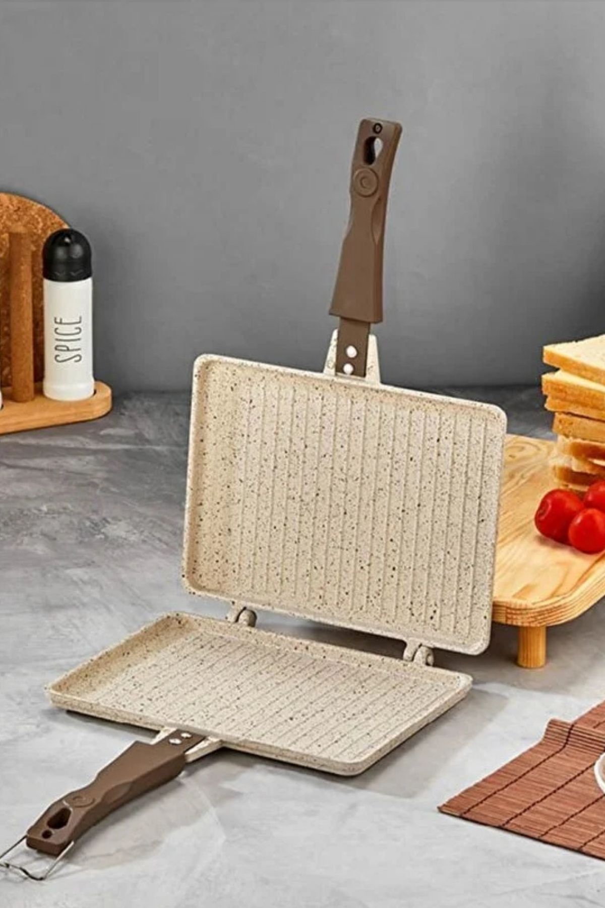 İnci Döküm Ocak Üstü El Tost Makinesi - Krem