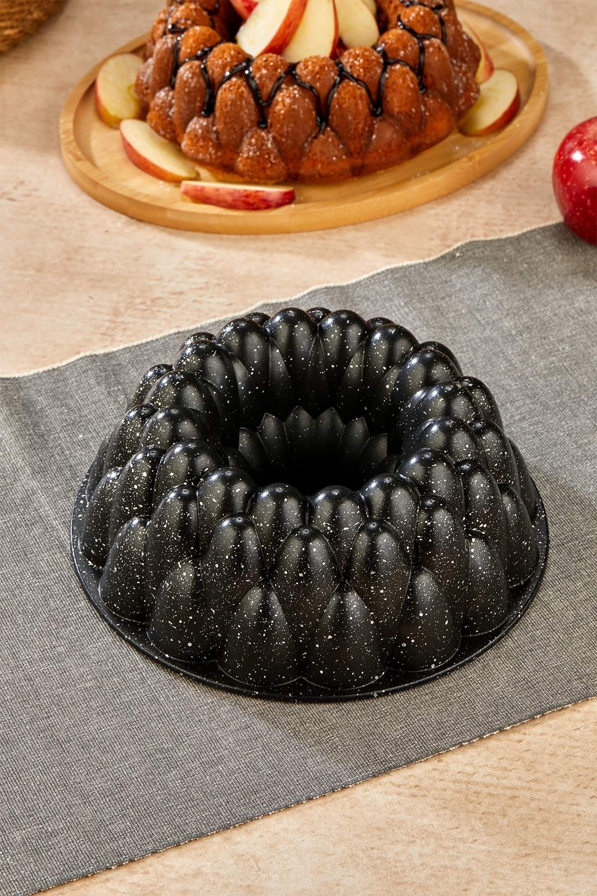 Prizma Döküm Granit Kek Kalıbı 26 cm - Siyah