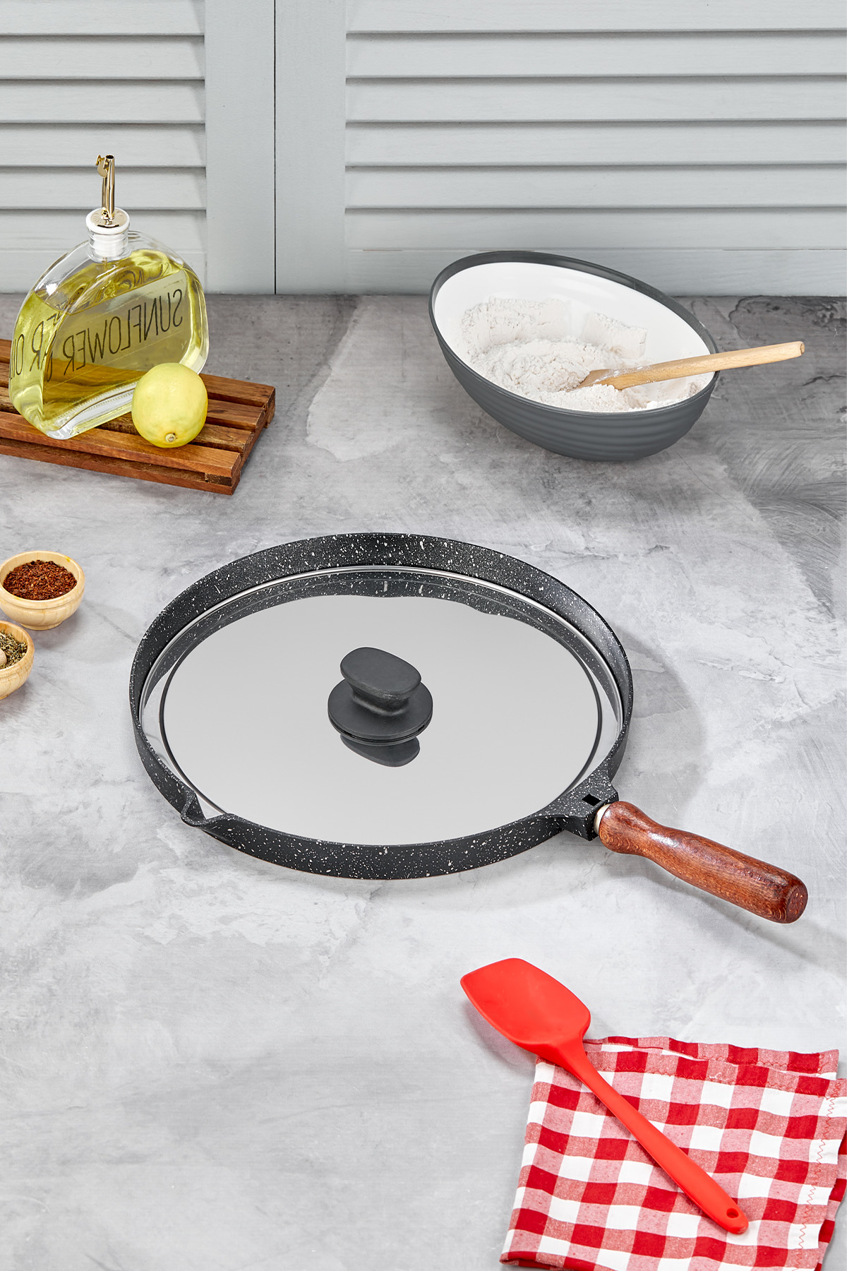 Kapaklı Döküm Granit Balık ve Börek Tavası 34 cm